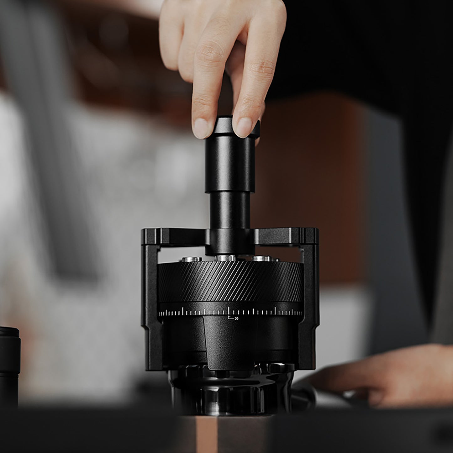 MHW-3Bomber SE Pro Needle Distributor