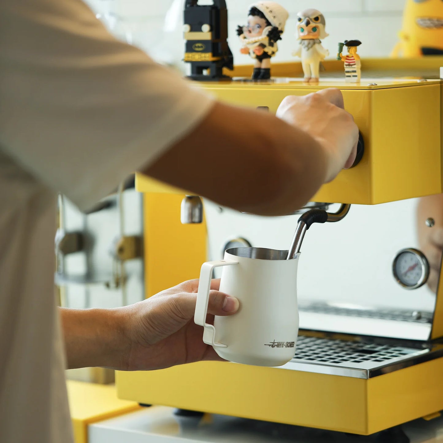 MHW-3Bomber Turbo Milk Pitcher (350ml)